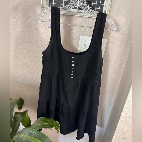 URBAN OUTFITTERS BLACK SLEEVELESS MINI DRESS W/ POCKETS - Picture 1 of 6
